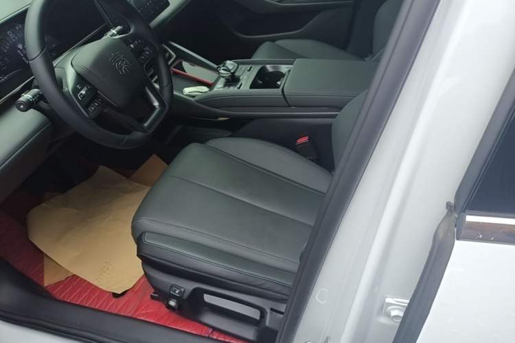 Used BYD Qin L 2025 DM-i Smart Drive 80KM Leading Model Left Front Seat