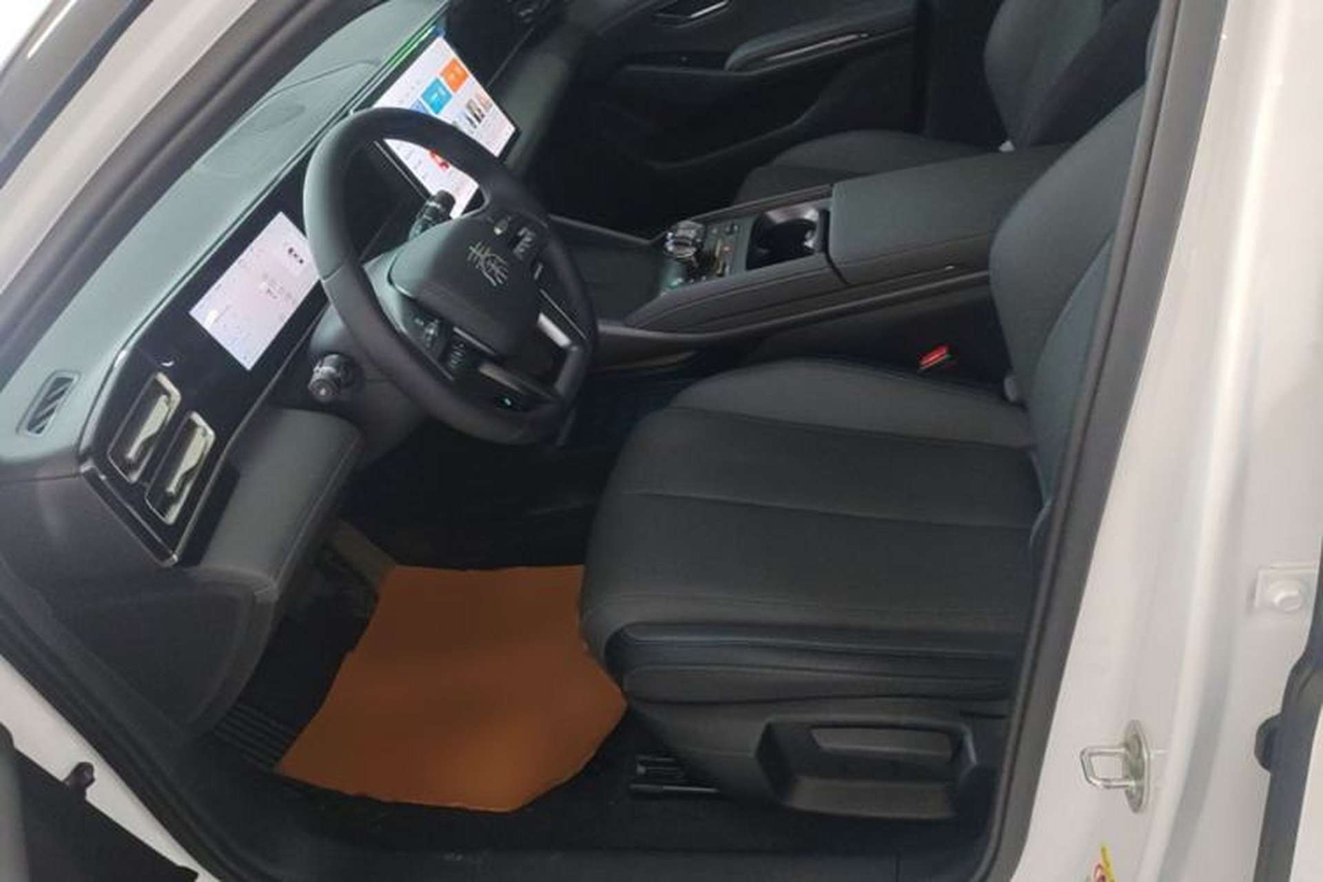 Used BYD Qin L 2025 DM-i Smart Drive 80KM Leading Model Left Front Seat