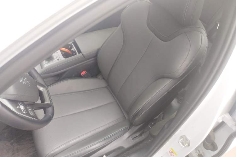 Used BYD Qin L 2025 DM-i Smart Drive 120KM Superior Model Left Front Seat