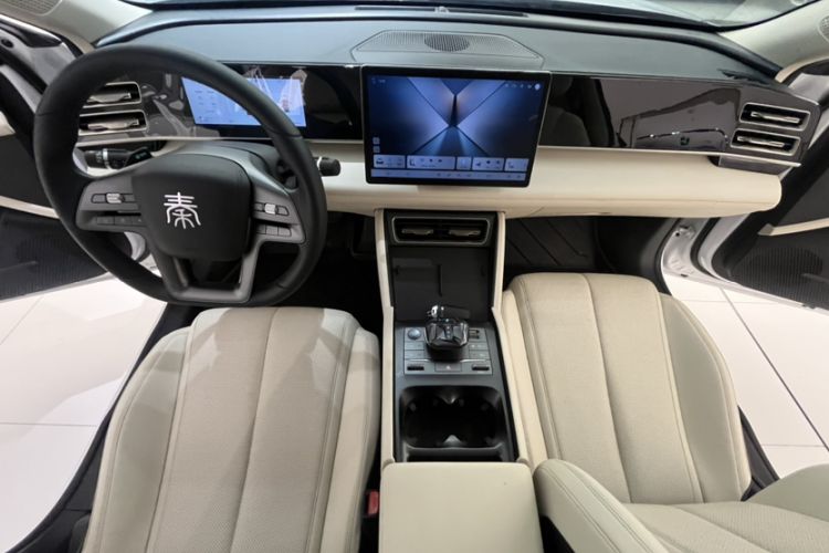 Used BYD Qin L 2025 DM-i Smart Drive 80KM Leading Model Left Front Seat