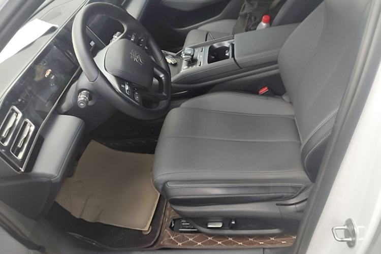 Used BYD Qin L 2025 DM-i Smart Drive 120KM Leading Model Left Front Seat