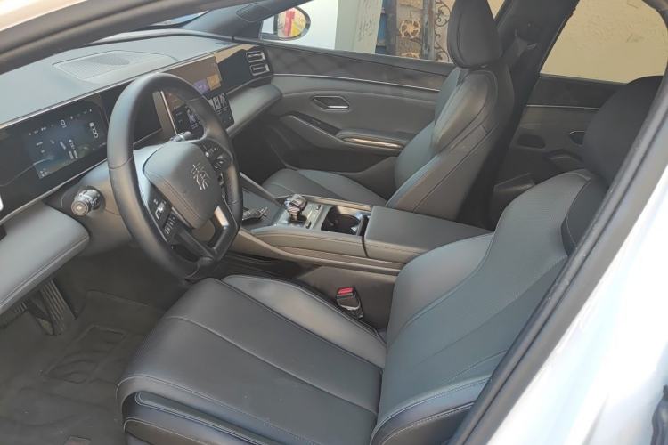 Used BYD Qin L 2025 DM-i Smart Drive 80KM Leading Model Left Front Seat
