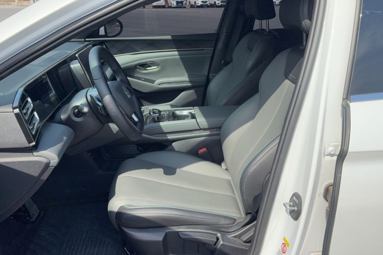 Used BYD Qin L 2025 DM-i Smart Drive 80KM Leading Model Left Front Seat