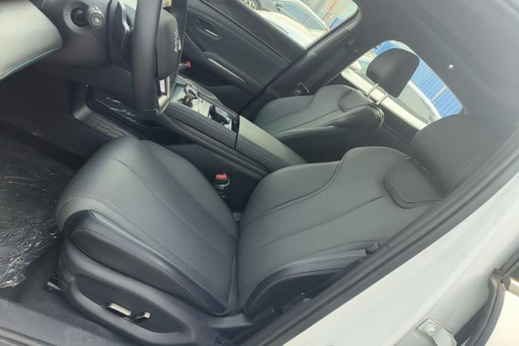 Used BYD Qin L 2025 DM-i Smart Drive 120KM Superior Model Left Front Seat