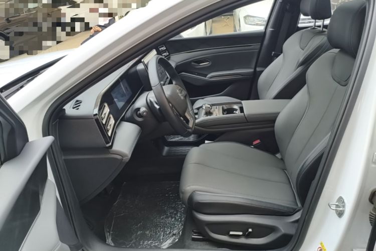 Used BYD Qin L 2025 DM-i Smart Drive 120KM Superior Model Left Front Seat