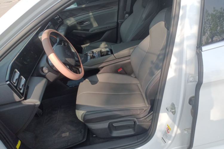 Used BYD Qin L 2025 DM-i Smart Drive 80KM Leading Model Left Front Seat