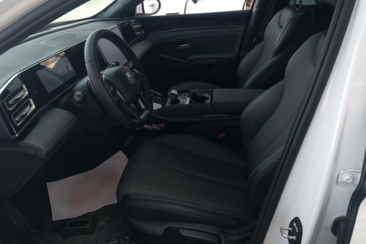 Used BYD Qin L 2025 DM-i Smart Drive 80KM Leading Model Left Front Seat
