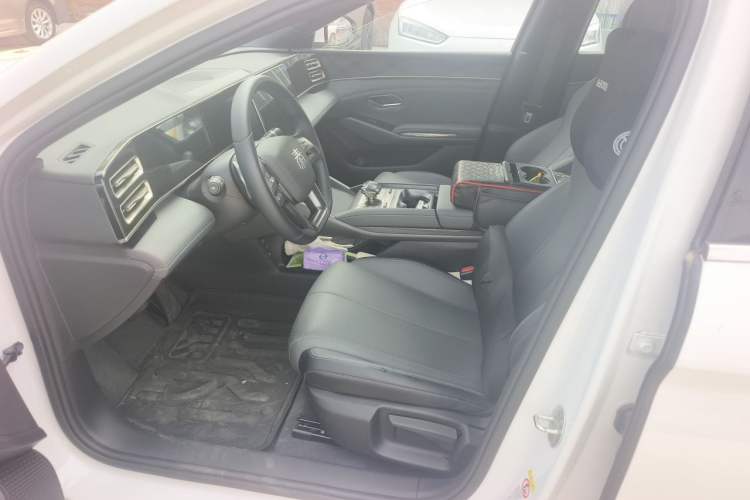 Used BYD Qin L 2025 DM-i Smart Drive 80KM Leading Model Left Front Seat