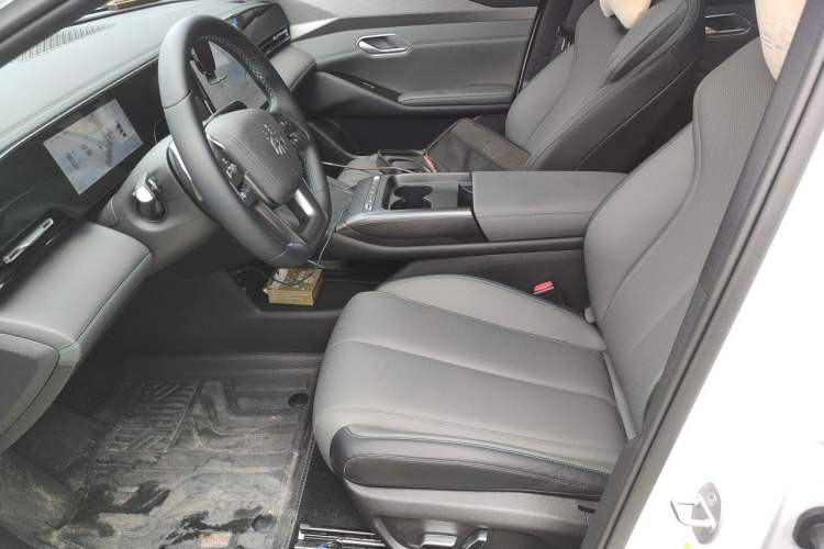 Used BYD Qin L 2025 EV 545KM Beyond Version Left Front Seat