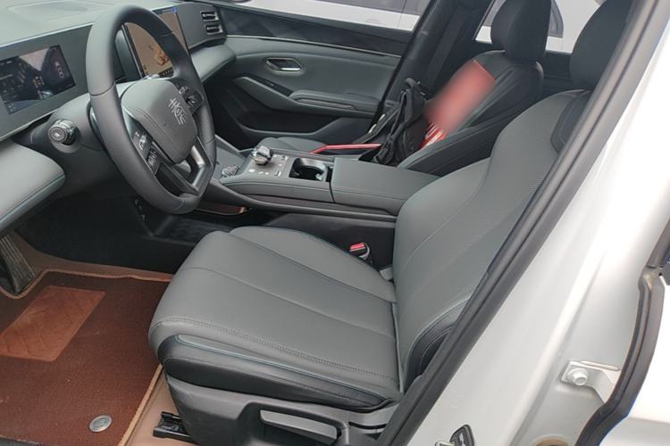 Used BYD Qin L 2025 DM-i Smart Drive 80KM Leading Model Left Front Seat