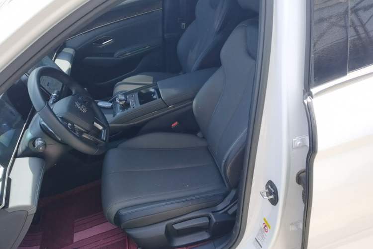 Used BYD Qin L 2025 DM-i Smart Drive 80KM Leading Model Left Front Seat