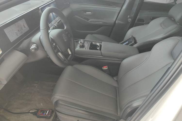 Used BYD Qin L 2025 DM-i Smart Drive 80KM Leading Model Left Front Seat