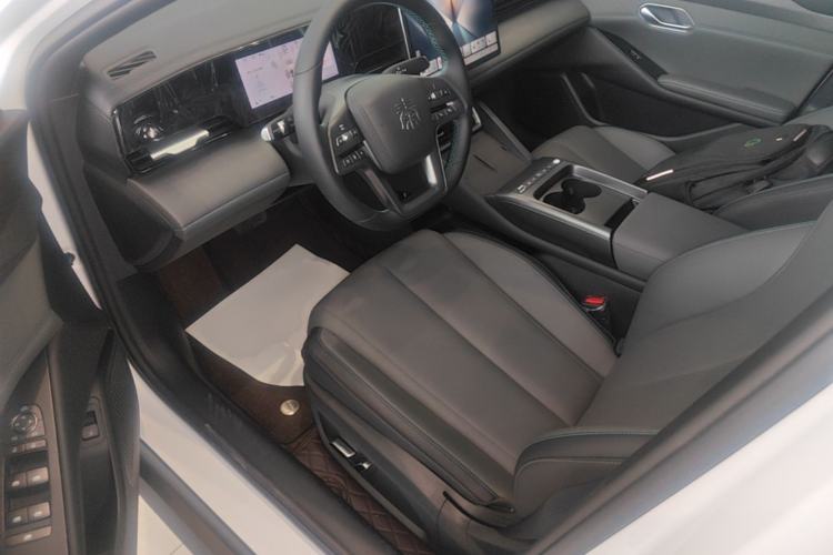 Used BYD Qin L 2025 EV 545KM Beyond Version Left Front Seat