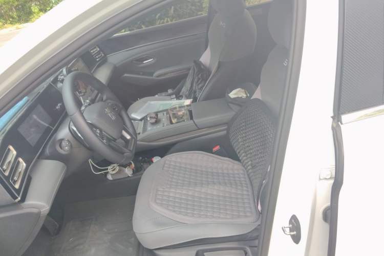 Used BYD Qin L 2025 DM-i Smart Drive 80KM Leading Model Left Front Seat