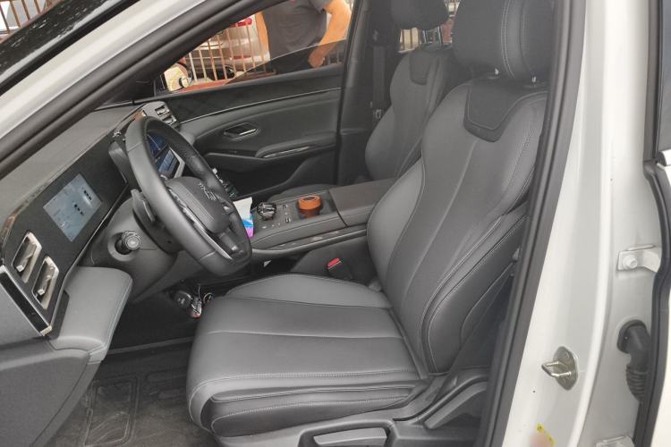 Used BYD Qin L 2025 DM-i Smart Drive 80KM Leading Model Left Front Seat