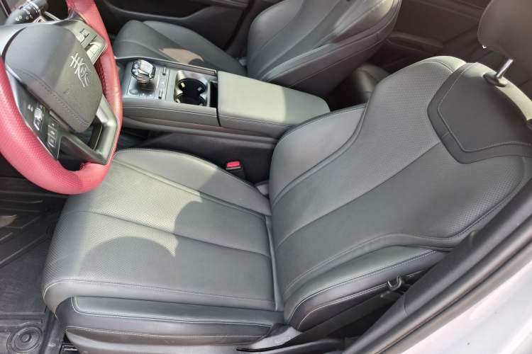 Used BYD Qin L 2025 DM-i Smart Drive 80KM Superior Model Left Front Seat