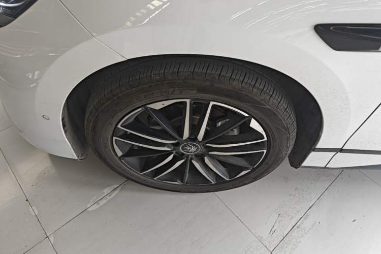 Used BYD Qin L 2025 EV 545KM Excellence Edition Left Front Wheel Hub