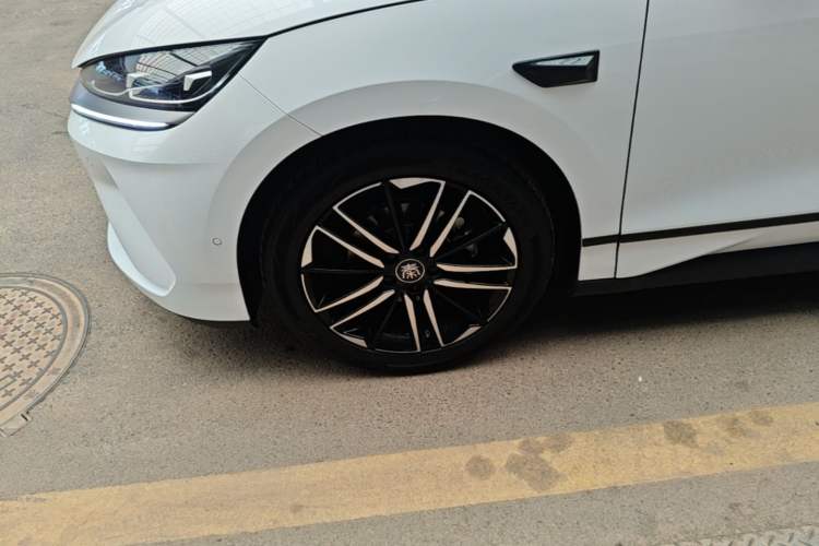 Used BYD Qin L 2025 EV 545KM Excellence Edition Left Front Wheel Hub