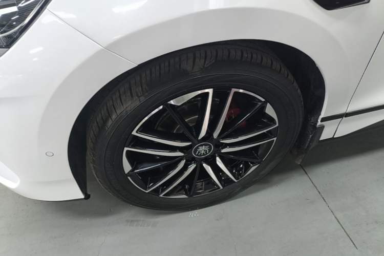 Used BYD Qin L 2025 EV 545KM Cloud Suspension Edition Left Front Wheel Hub