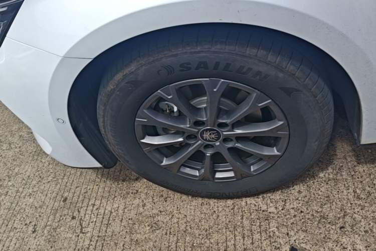 Used BYD Qin L 2025 DM-i Smart Drive 80KM Leading Model Left Front Wheel Hub
