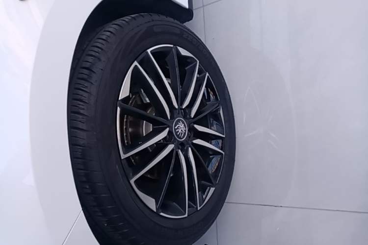 Used BYD Qin L 2025 EV 545KM Excellence Edition Left Front Wheel Hub