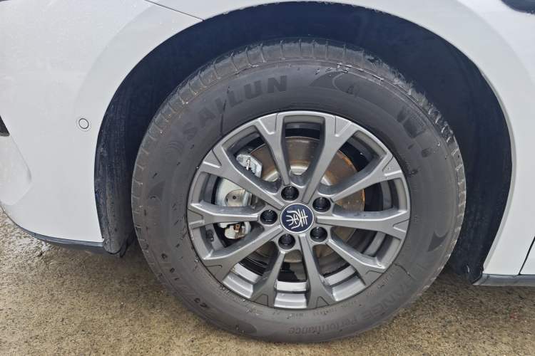 Used BYD Qin L 2025 DM-i Smart Drive 80KM Leading Model Left Front Wheel Hub