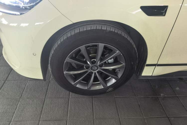 Used BYD Qin L 2025 EV 545KM Beyond Version Left Front Wheel Hub