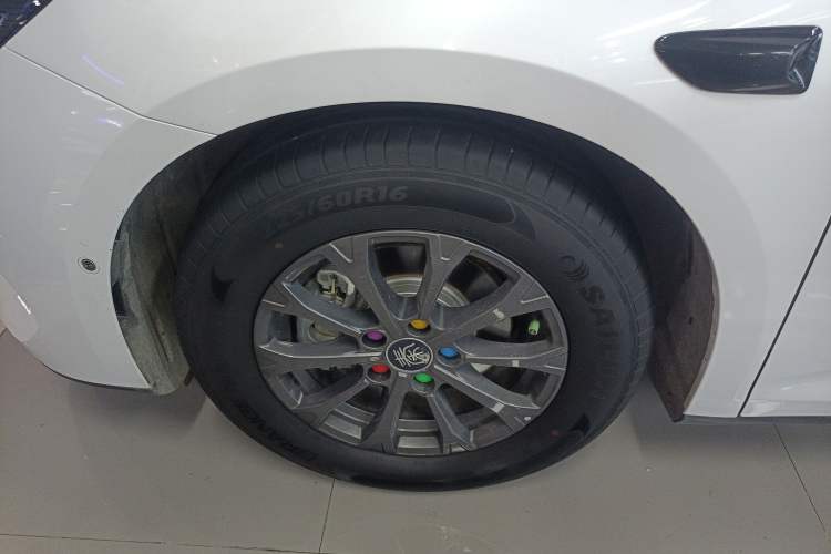 Used BYD Qin L 2025 DM-i Smart Drive 80KM Leading Model Left Front Wheel Hub