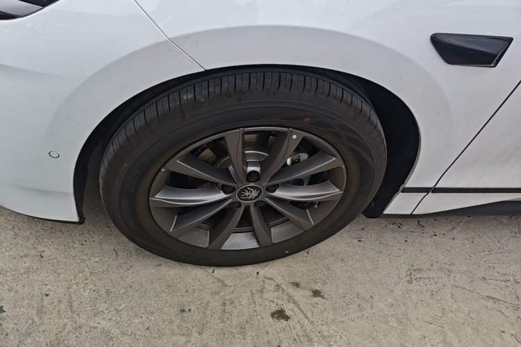 Used BYD Qin L 2025 EV 470KM Leading Edition Left Front Wheel Hub