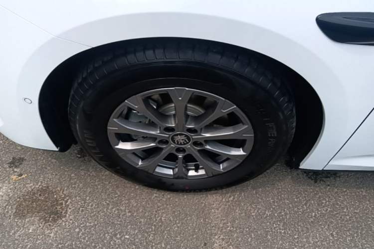 Used BYD Qin L 2025 DM-i Smart Drive 80KM Leading Model Left Front Wheel Hub