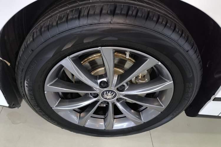Used BYD Qin L 2025 EV 545KM Beyond Version Left Front Wheel Hub