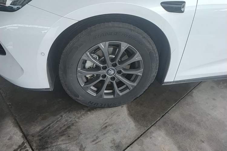 Used BYD Qin L 2025 DM-i Smart Drive 80KM Leading Model Left Front Wheel Hub