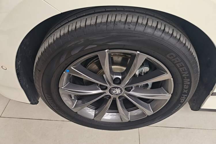Used BYD Qin L 2025 EV 545KM Beyond Version Left Front Wheel Hub