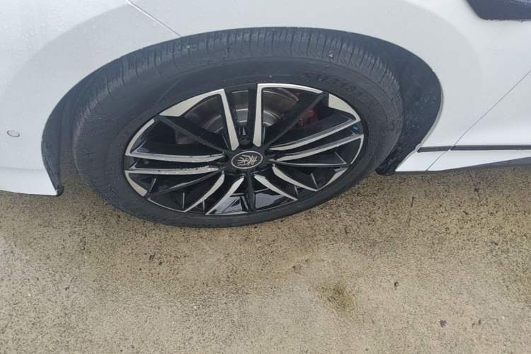 Used BYD Qin L 2025 EV 545KM Cloud Suspension Edition Left Front Wheel Hub