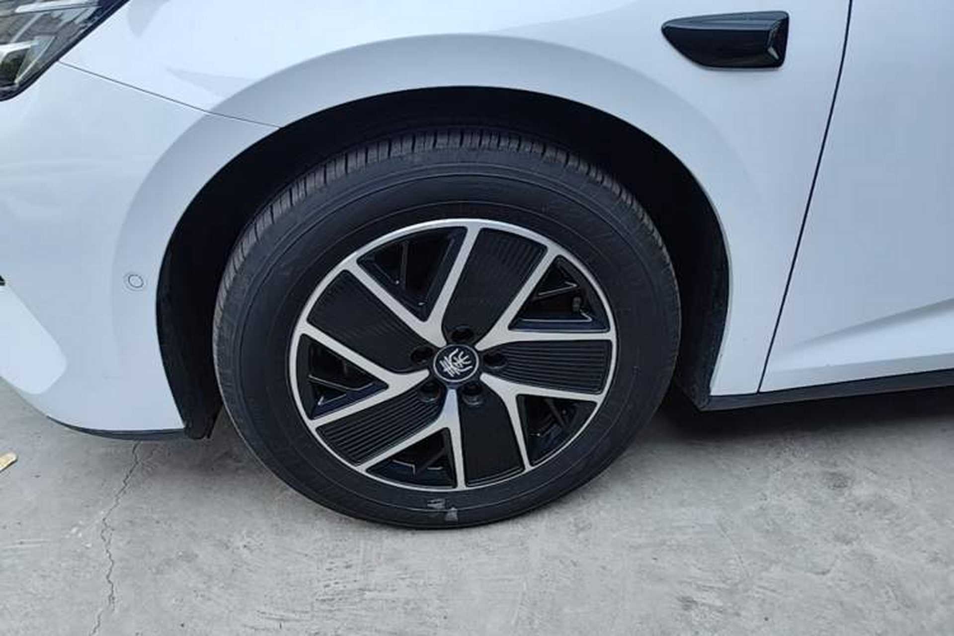 Used BYD Qin L 2025 DM-i Smart Drive 120KM Superior Model Left Front Wheel Hub