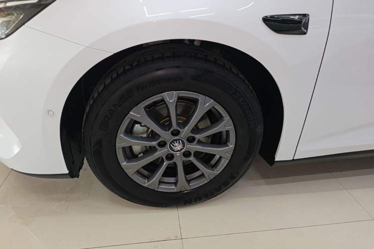 Used BYD Qin L 2025 DM-i Smart Drive 80KM Leading Model Left Front Wheel Hub