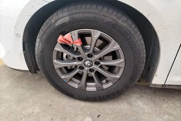 Used BYD Qin L 2025 DM-i Smart Drive 80KM Leading Model Left Front Wheel Hub
