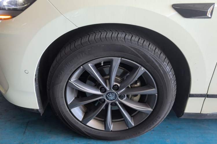 Used BYD Qin L 2025 EV 470KM Leading Edition Left Front Wheel Hub