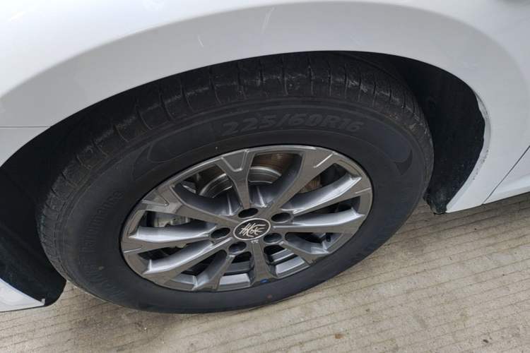 Used BYD Qin L 2025 DM-i Smart Drive 80KM Leading Model Left Front Wheel Hub