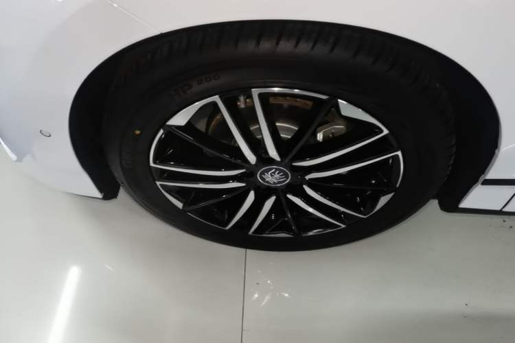 Used BYD Qin L 2025 EV 545KM Excellence Edition Left Front Wheel Hub