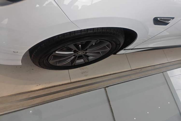 Used BYD Qin L 2025 EV 545KM Beyond Version Left Front Wheel Hub