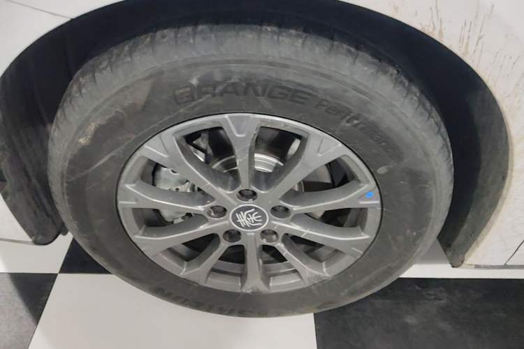 Used BYD Qin L 2025 DM-i Smart Drive 80KM Leading Model Left Front Wheel Hub