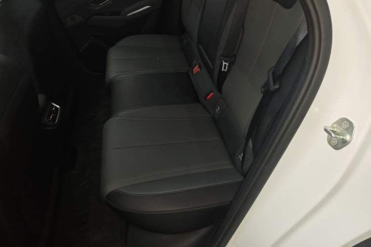 Used BYD Qin L 2025 DM-i Smart Drive 120KM Superior Model Left Rear Seat