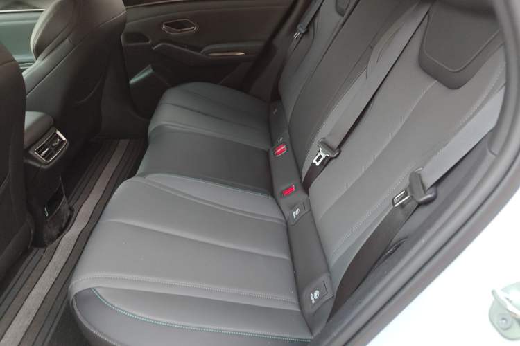 Used BYD Qin L 2025 DM-i Smart Drive 80KM Leading Model Left Rear Seat