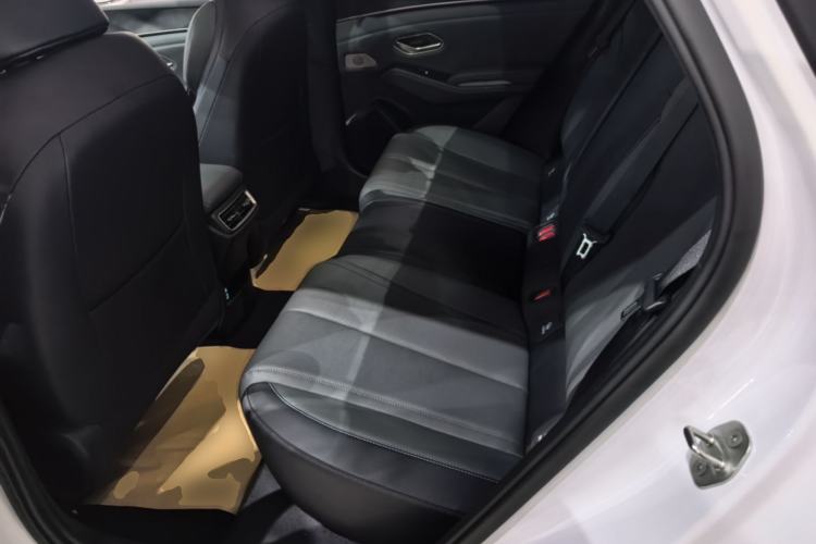 Used BYD Qin L 2025 DM-i Smart Drive 120KM Superior Model Left Rear Seat