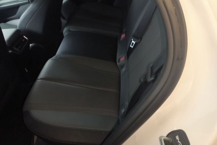 Used BYD Qin L 2025 DM-i Smart Drive 80KM Leading Model Left Rear Seat