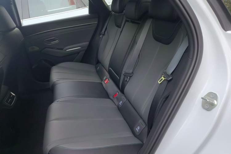 Used BYD Qin L 2025 DM-i Smart Drive 120KM Superior Model Left Rear Seat