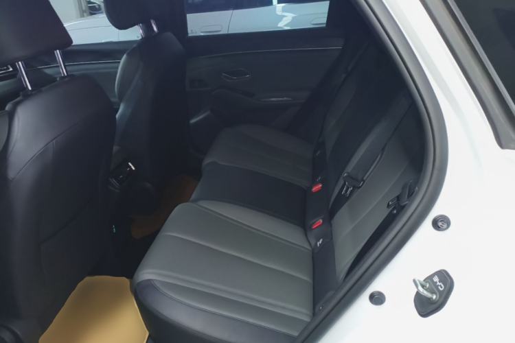 Used BYD Qin L 2025 DM-i Smart Drive 80KM Leading Model Left Rear Seat