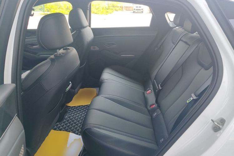 Used BYD Qin L 2025 DM-i Smart Drive 120KM Superior Model Left Rear Seat