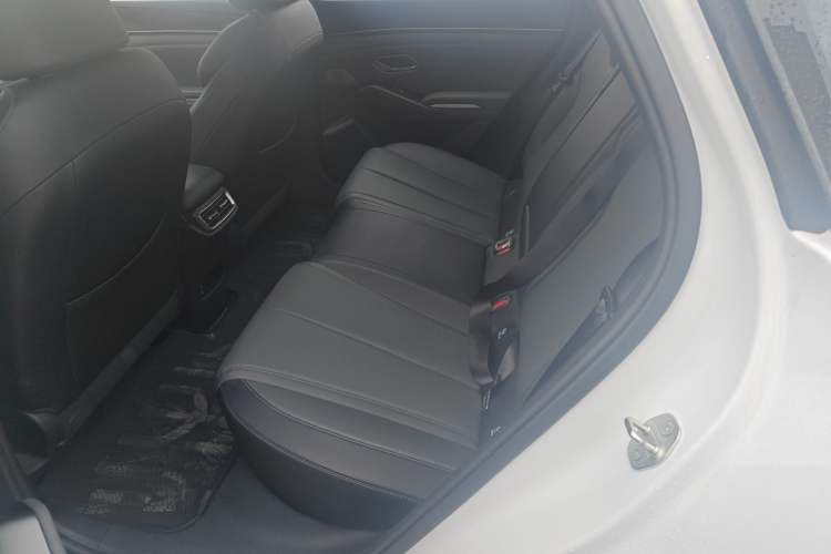 Used BYD Qin L 2025 DM-i Smart Drive 120KM Superior Model Left Rear Seat